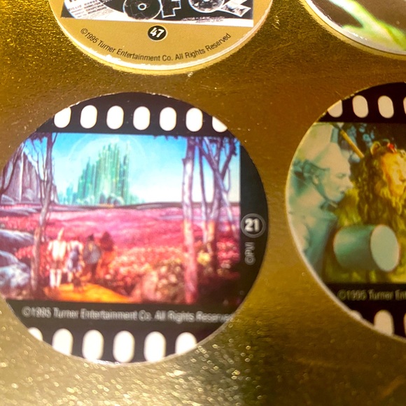 WIZARD OF OZ VINtAGE 90’s POGS GROUP OF 20 DIFFERENT SCENES - Picture 5 of 13